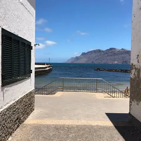 Casa Carmen En Caleta De Nyaraló *