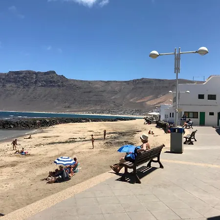 Casa Carmen En Caleta De Holiday home *