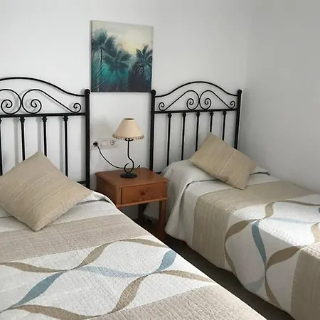 Casa Carmen En Caleta De Hébergement de vacances